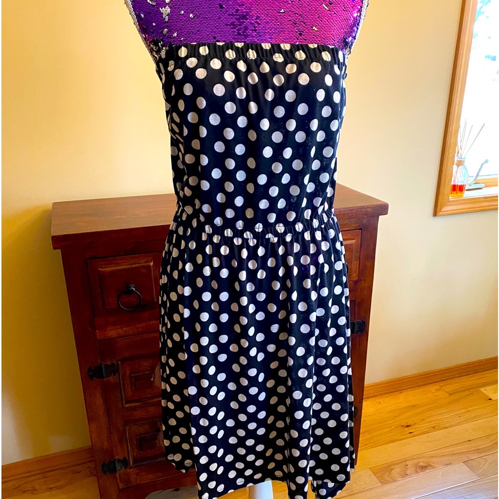 Fun dress black and white polkadot.